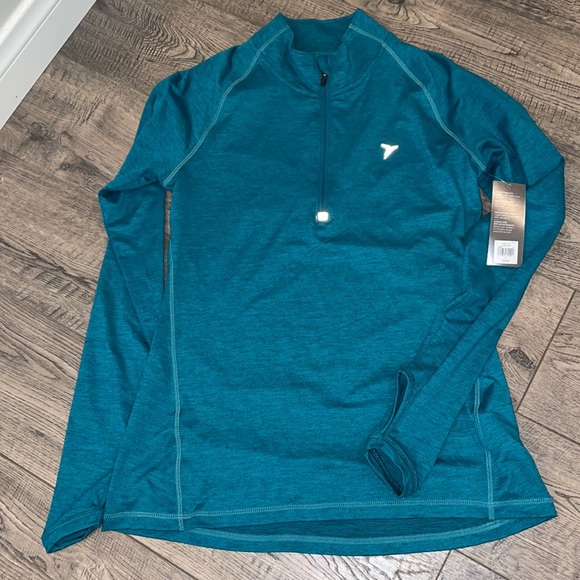 Old Navy Active pullover. - Picture 6 of 6